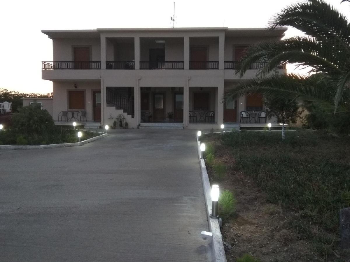 Vakis Apartments 5 Romanon Bagian luar foto
